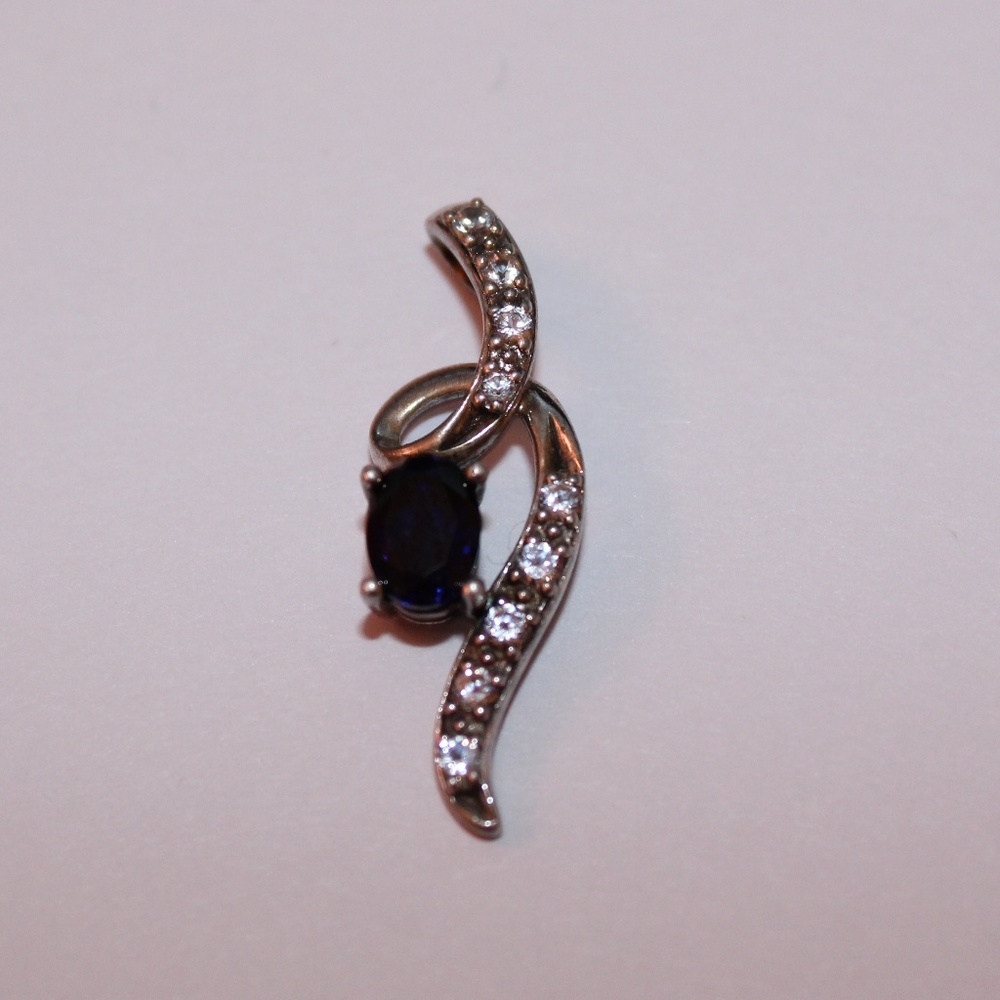 Sterling silver pendant blue stone